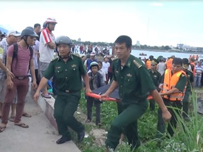 Vụ tàu chìm trên sông Hàn Đình chỉ Giám đốc Cảng vụ Đà Nẵng