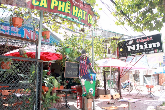 Các quán cà phê trực tiếp bóng đá - sôi động cùng Euro 2016