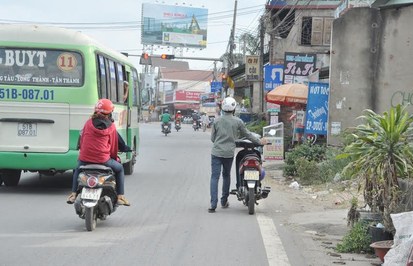 Xử lý nghiêm hành vi rải đinh trên đường