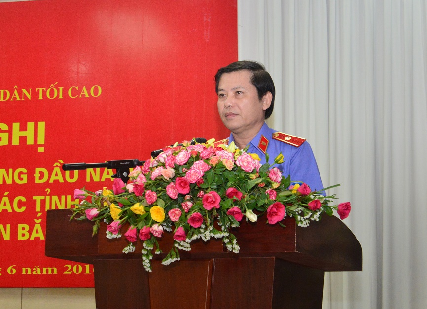 Đồng chí Lê Minh trí, Ủy viên Trung ương Đảng, Viện trưởng VKSNDTC phát biểu chỉ đạo Hội nghị
