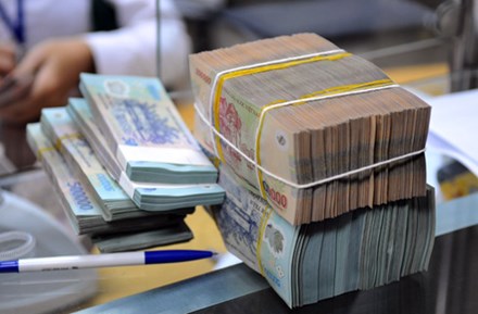 Lãi suất tiền gửi đối với kỳ hạn dưới 06 tháng hiện phổ biến ở mức 5,2% - 5,3%/năm. Ảnh minh họa