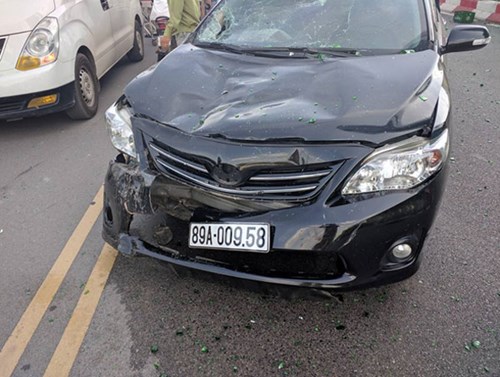 Tai nạn liên hoàn trên cầu vượt Nguyễn Chí Thanh, nhiều người bị thương