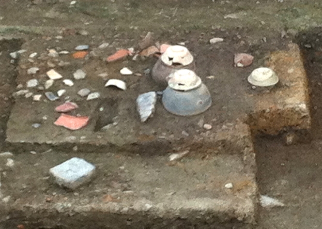 Các hiện vật khảo cổ được phát hiện khi tiến hành khai quật tại di tích Đông Sơn, TP. Thanh Hoá. Ảnh: VKC.