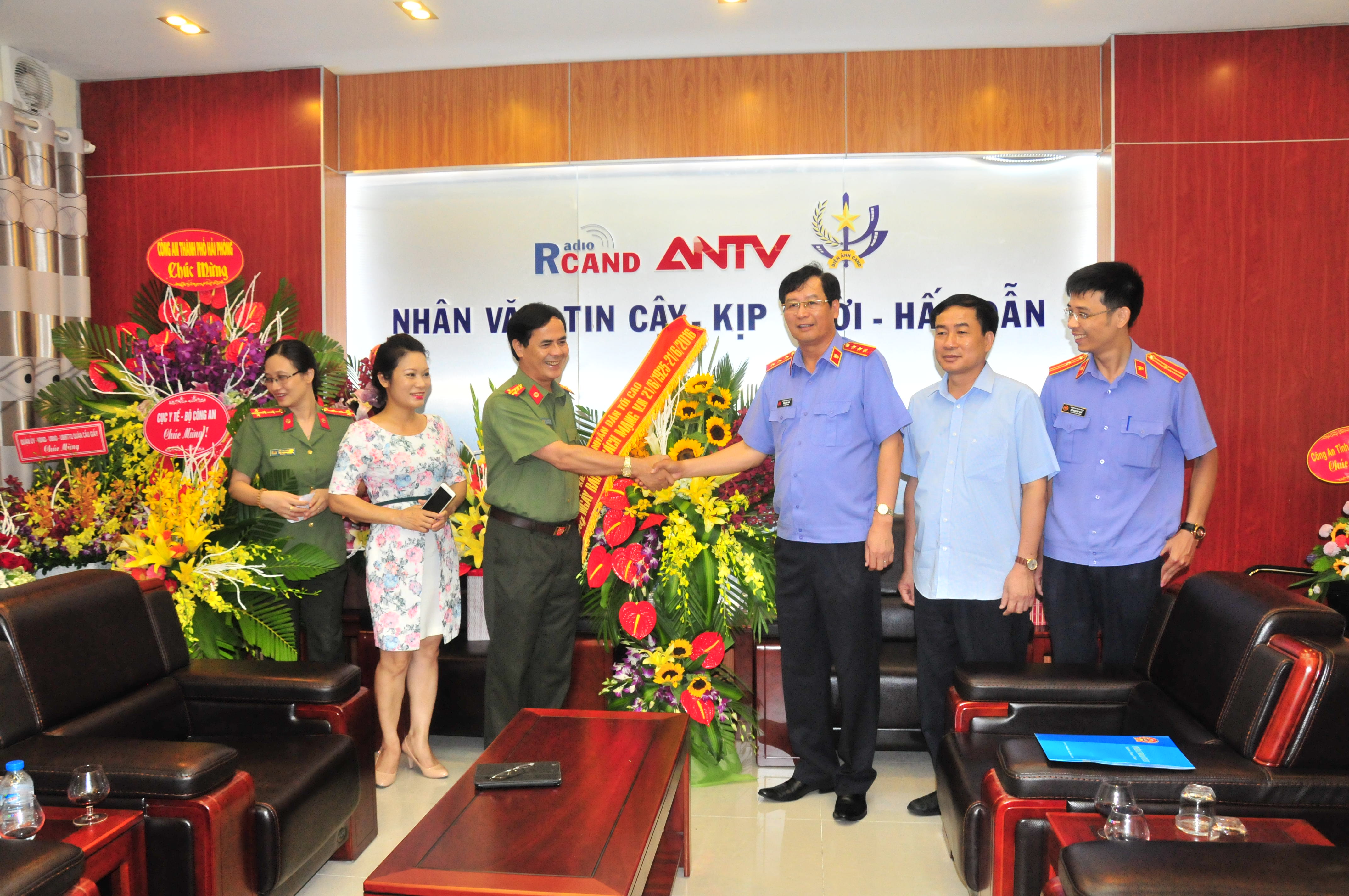 Đại tá Nguyễn Quang Vinh - Phó Giám đốc ANTV trân trọng cảm ơn sự quan tâm của lãnh đạo ngành Kiểm sát 