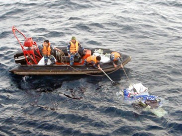 Tìm kiếm máy bay CASA 212 Tiến hành trục vớt vật thể ở độ sâu 60m