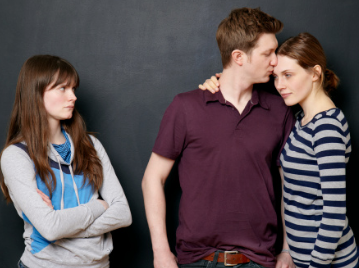 Khi đàn bà ghen tuông