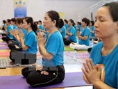 Hơn 800 người đồng diễn nhân kỷ niệm Ngày quốc tế Yoga tại Hà Nội