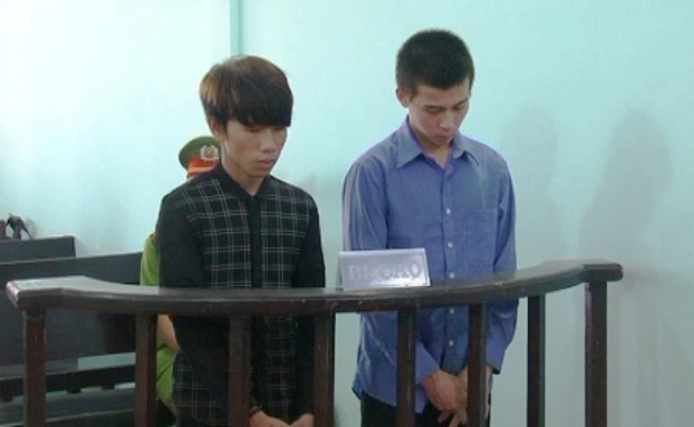 Hai bị cáo lãnh án 15 tháng tù giam vì trộm cắp