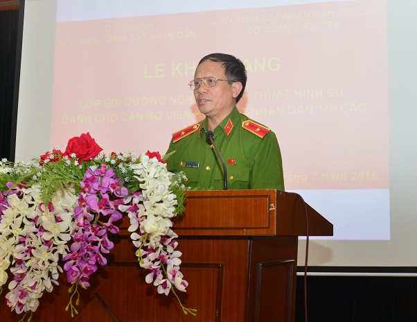 Thiếu tướng Phạm Ngọc Hà, Phó Giám đốc Học viện CSND phát biểu tại Lễ khai giảng 