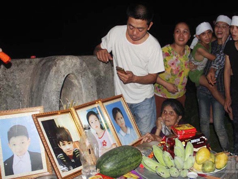 Rủ nhau tắm ao, 5 học sinh chết đuối thương tâm