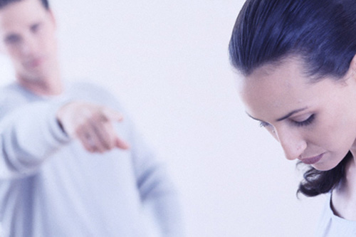 Khổ vì chồng cuồng ghen