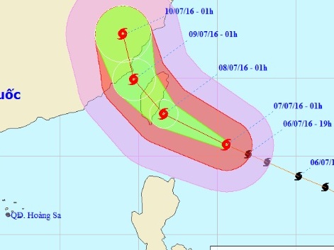 Siêu bão Nepartak gây gió giật cấp 13 trên Biển Đông