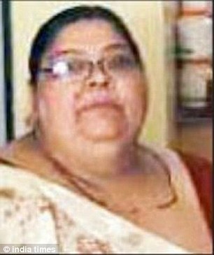  Bà Manjula Vithlani đã vô tình đè chết chồng vì quá nặng.