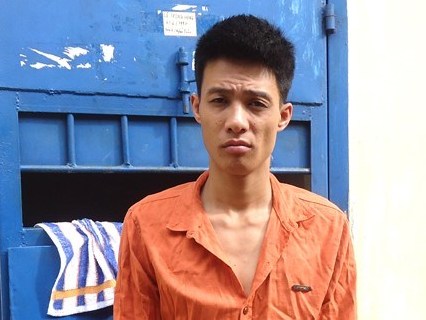 Tên trộm lẻn vào hiếp dâm người phụ nữ trong nhà nghỉ