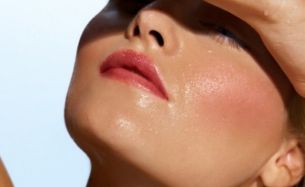 Dầu khoáng trong mỹ phẩm có thực sự là hung thủ hủy hoại da