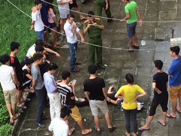 Nghi phạm trộm tại kí túc xá rơi từ tầng 4 đã tử vong