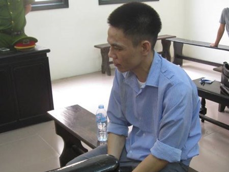 Bị lạnh nhạt tình cảm, phi công trẻ chém nhân tình cho bõ tức