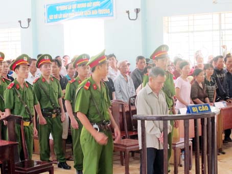 Láng giềng độc ác…