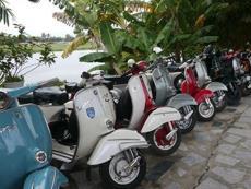 Triệt phá một băng nhóm làm giả giấy tờ xuất khẩu xe Vespa cổ