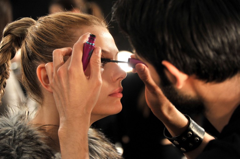 Phát hiện 4 hóa chất kịch độc có trong loạt mascara siêu hot