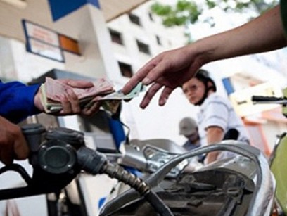 Giá xăng Việt Nam quá đắt đỏ so với thế giới