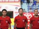 Trọng tài quên mang thẻ ở V-League