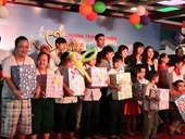 Hơn 150 trẻ em khuyết tật được tặng quà ngày 27 7