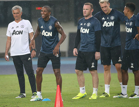 Trận đại chiến giữa MU với Man City bị hủy bỏ