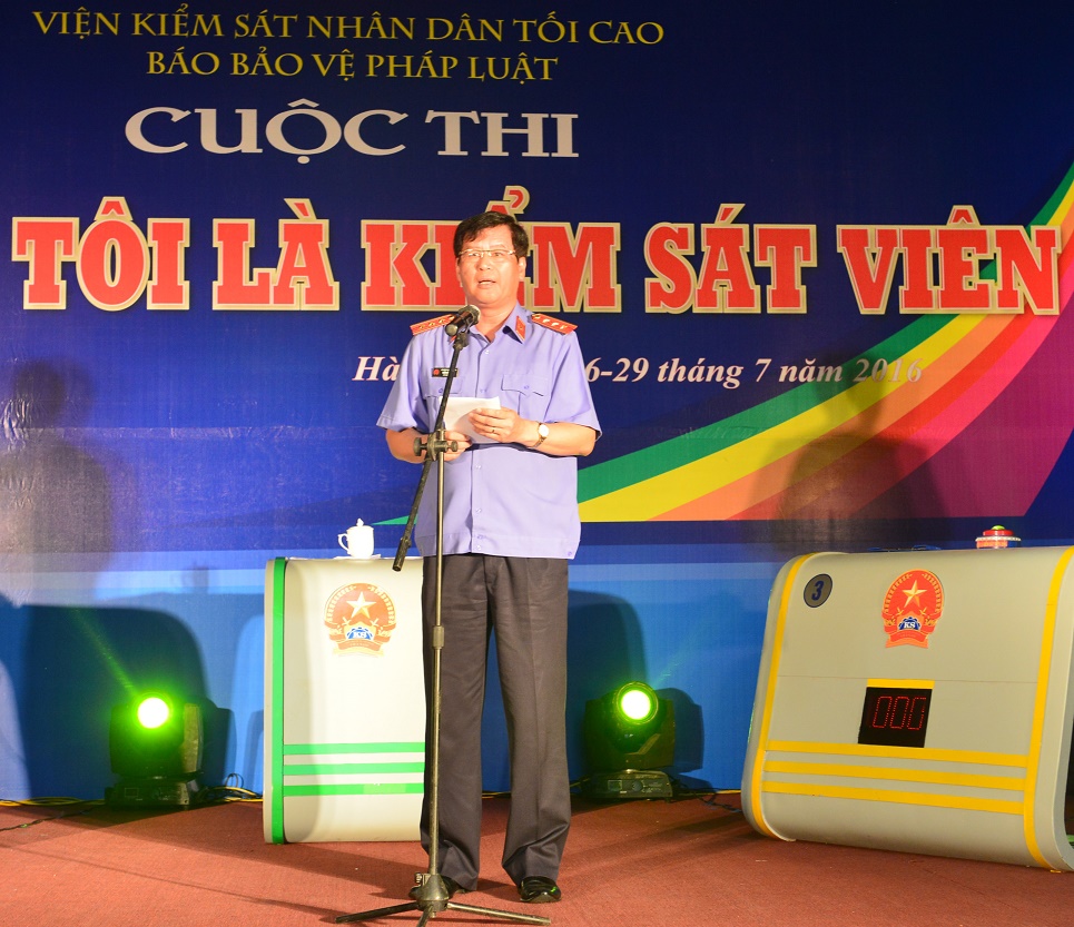 Đồng chí Trần Công Phàn, Phó Viện trưởng VKSNDTC phát biểu khai mạc cuộc thi 