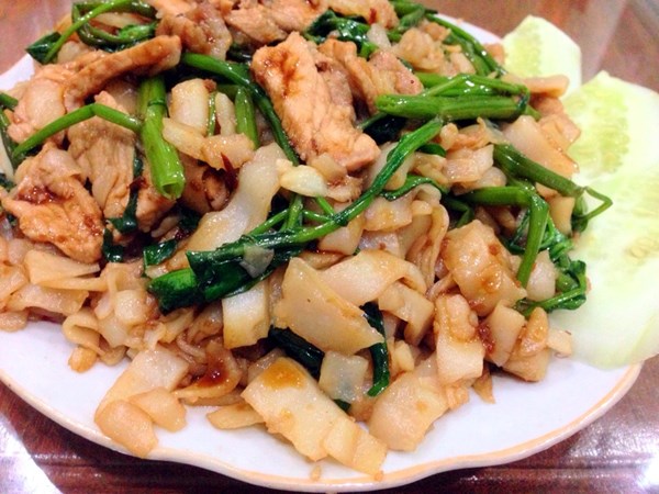 Dân dã món phở xào Bình Liêu