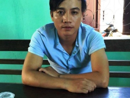 Thầy giáo cướp túi xách rồi tống tiền