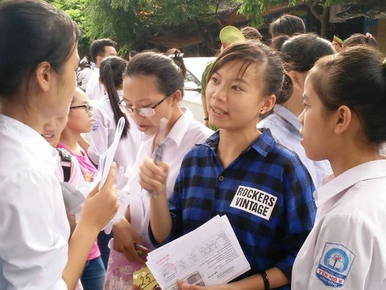 Một trường chỉ có 2 học sinh đỗ tốt nghiệp THPT