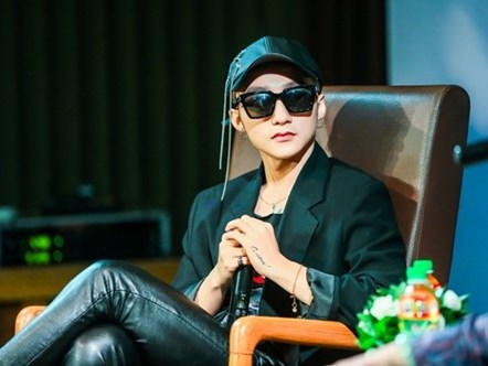 Sơn Tùng M-TP thực hiện sân khấu 5000 khán giả chỉ để hát 1 bài hát