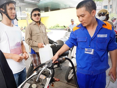 Giá xăng có thể giảm mạnh chiều nay