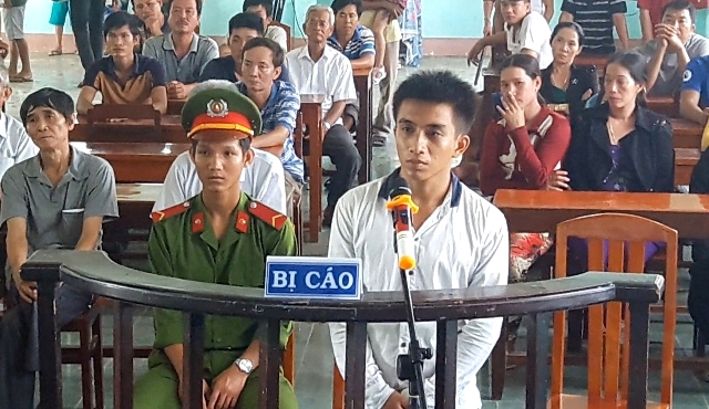 Xét xử bị cáo 2 lần chạy xe đụng chết người