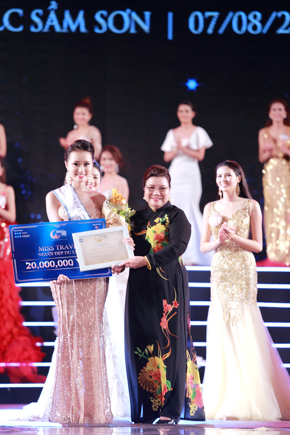  Giải Người đẹp du lịch thuộc về Bùi Thị Thu Trang