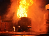 Vụ cháy xe bồn chứa 22 000 lít xăng Do đốt vàng mã