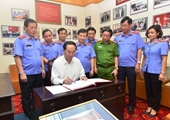 Chủ tịch nước Trần Đại Quang cùng Đoàn công tác của Ban Chỉ đạo Cải cách tư pháp Trung ương làm việc tại VKSNDTC