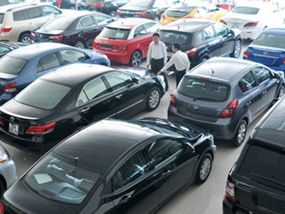 Người Việt đua nhau mua ôtô trước tháng cô hồn