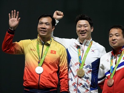 Bộ trưởng Nguyễn Ngọc Thiện  Hoàng Xuân Vinh đã đi vào lịch sử