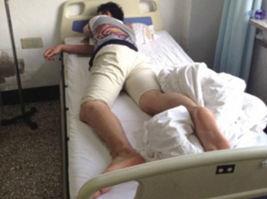 Bác sĩ Trung Quốc cắt trĩ nhầm ông chồng chờ vợ đẻ