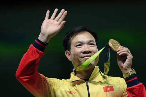  Hoàng Xuân Vinh được Chủ tịch nước tặng Huân chương Lao động hạng Nhất nhờ thành công ở Olympic 2016