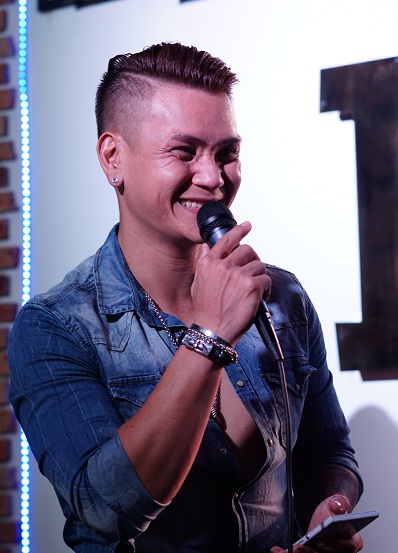 Trịnh Tuấn Vỹ bất ngờ họp fan đánh dấu sự trở lại