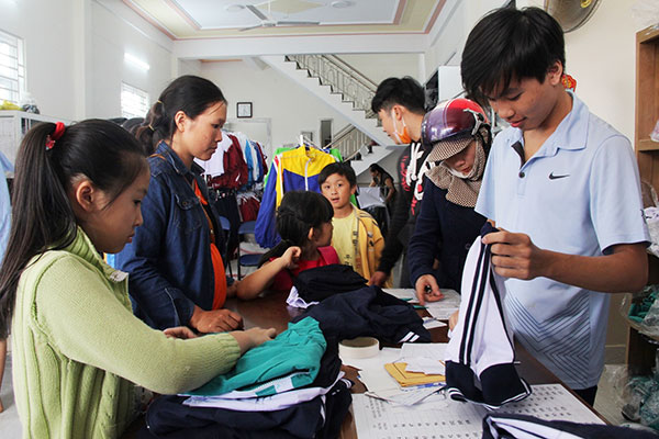 Bảo Lộc  Loạn đồng phục học sinh