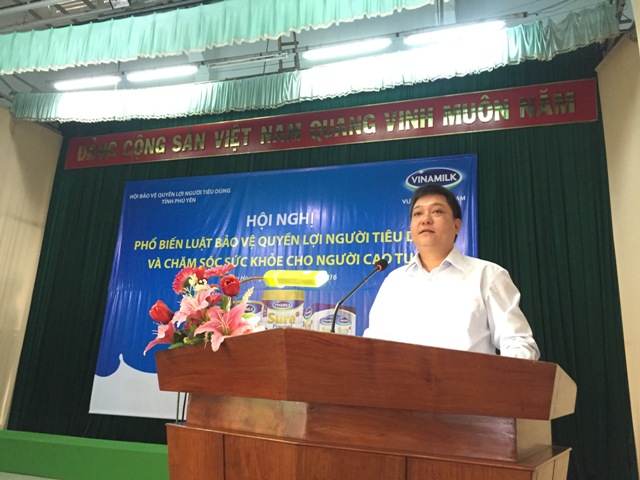 Ông Nguyễn Kim Trung- Giám đốc Kinh Doanh miền Trung 1 phát biểu tại hội thảo ở Phú Yên
