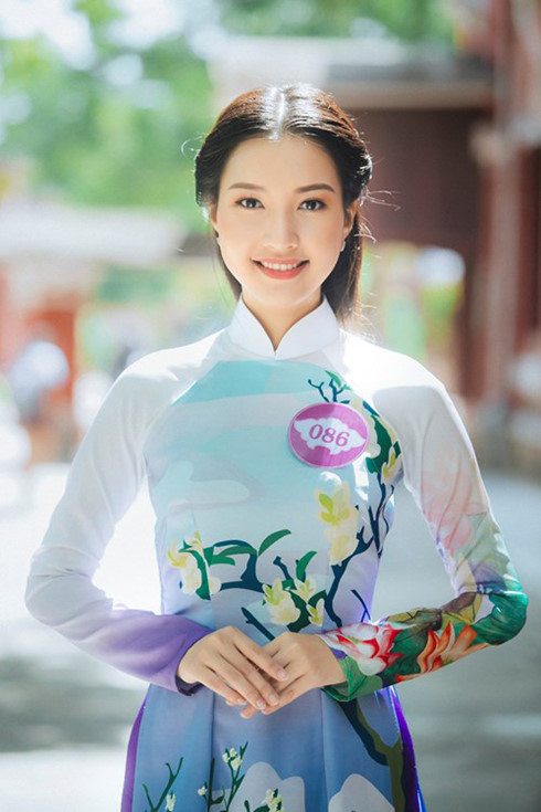 Thí sinh Lê Trần Ngọc Trân đã phải xin rút lui khỏi Hoa hậu Việt Nam 2016 vì không chịu nổi áp lực của những lời tố cáo vô căn cứ.
