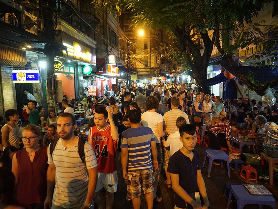 Từ 1 9, Hà Nội nới giờ giới nghiêm