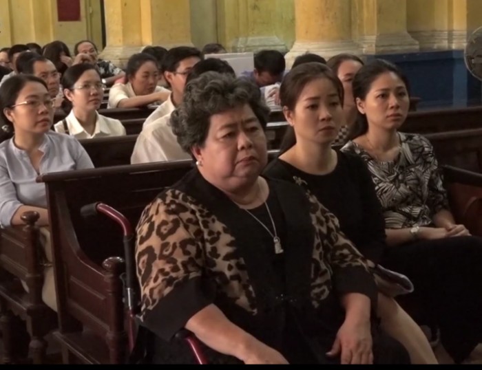 Đề nghị không khởi tố bà Hứa Thị Phấn tại tòa