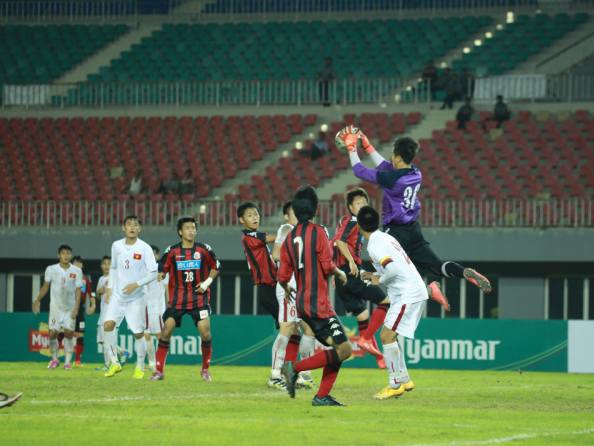 HLV Hoàng Anh Tuấn đánh giá U19 Thái Lan mạnh nhất Đông Nam Á