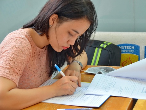 Hạ điểm chuẩn Bất công